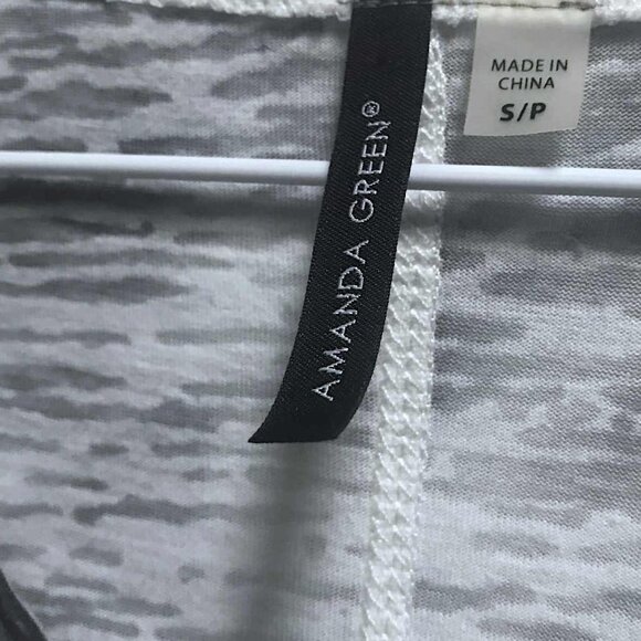 Cute Black & Gray Long Sleeve Shark Bite Hem Top - Picture 8 of 9